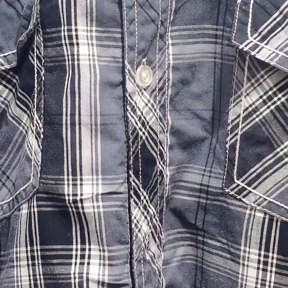 Burnside Short Sleeve Button Shirt - Large Youth/Small Woman - See Measurements - Picture 5 of 13